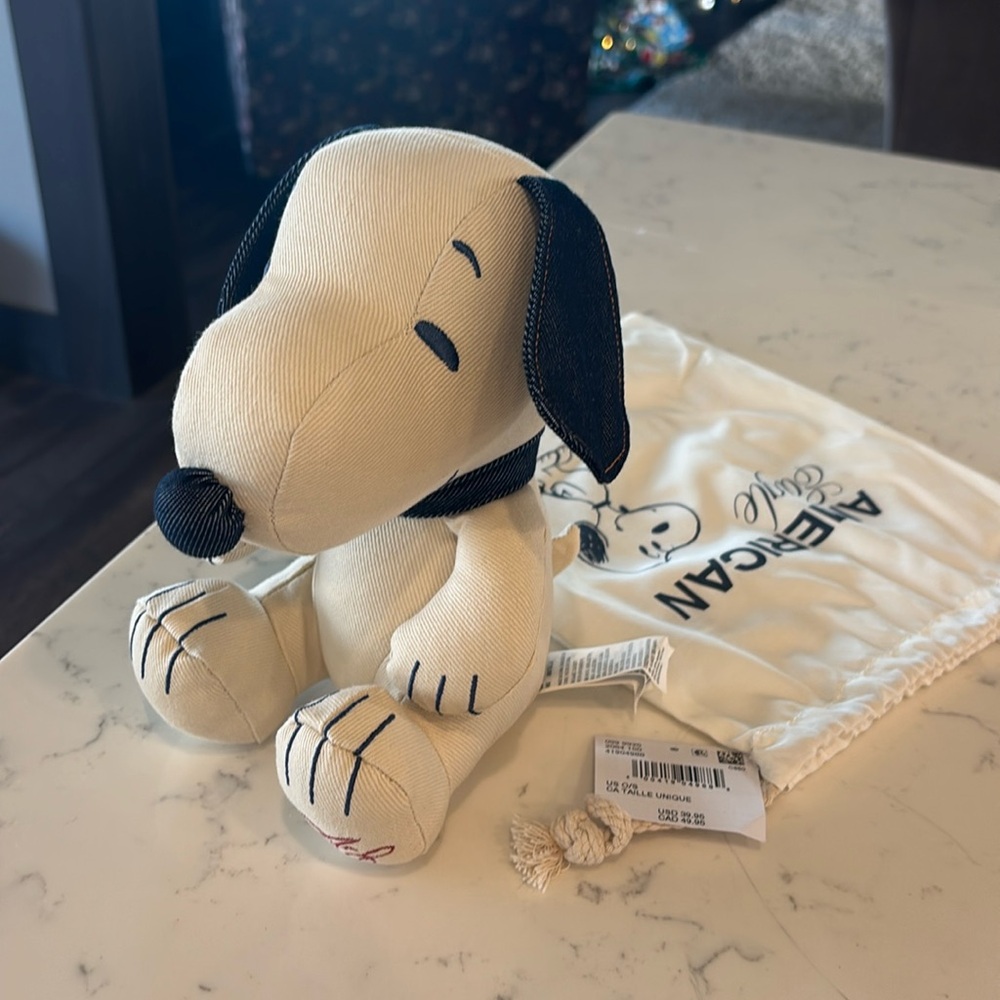 **New with tags** American Eagle Snoopy Stuffed Animal 🐾
